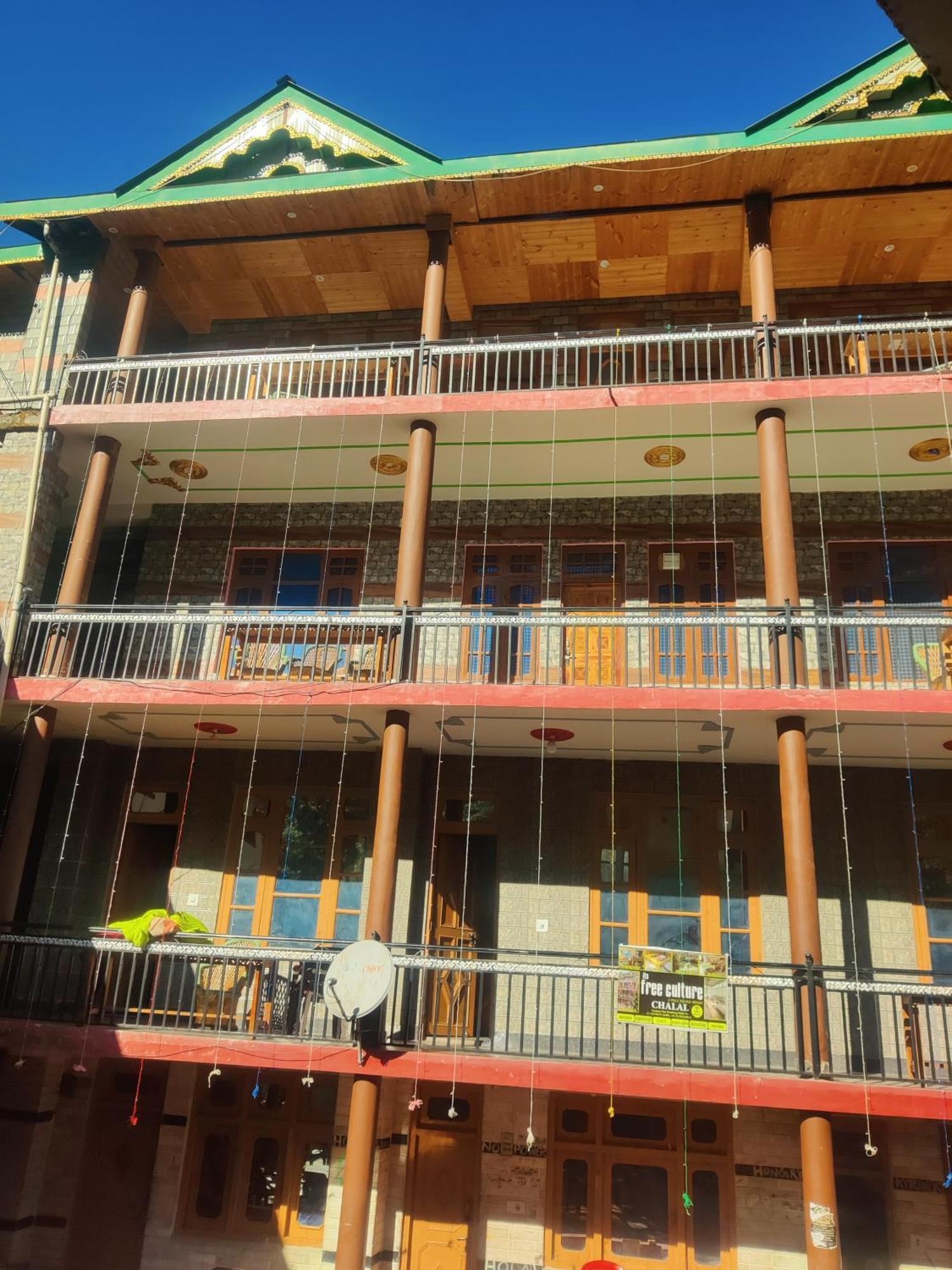 Chalo Chhalal Hotel & Cafe Kasol Dış mekan fotoğraf