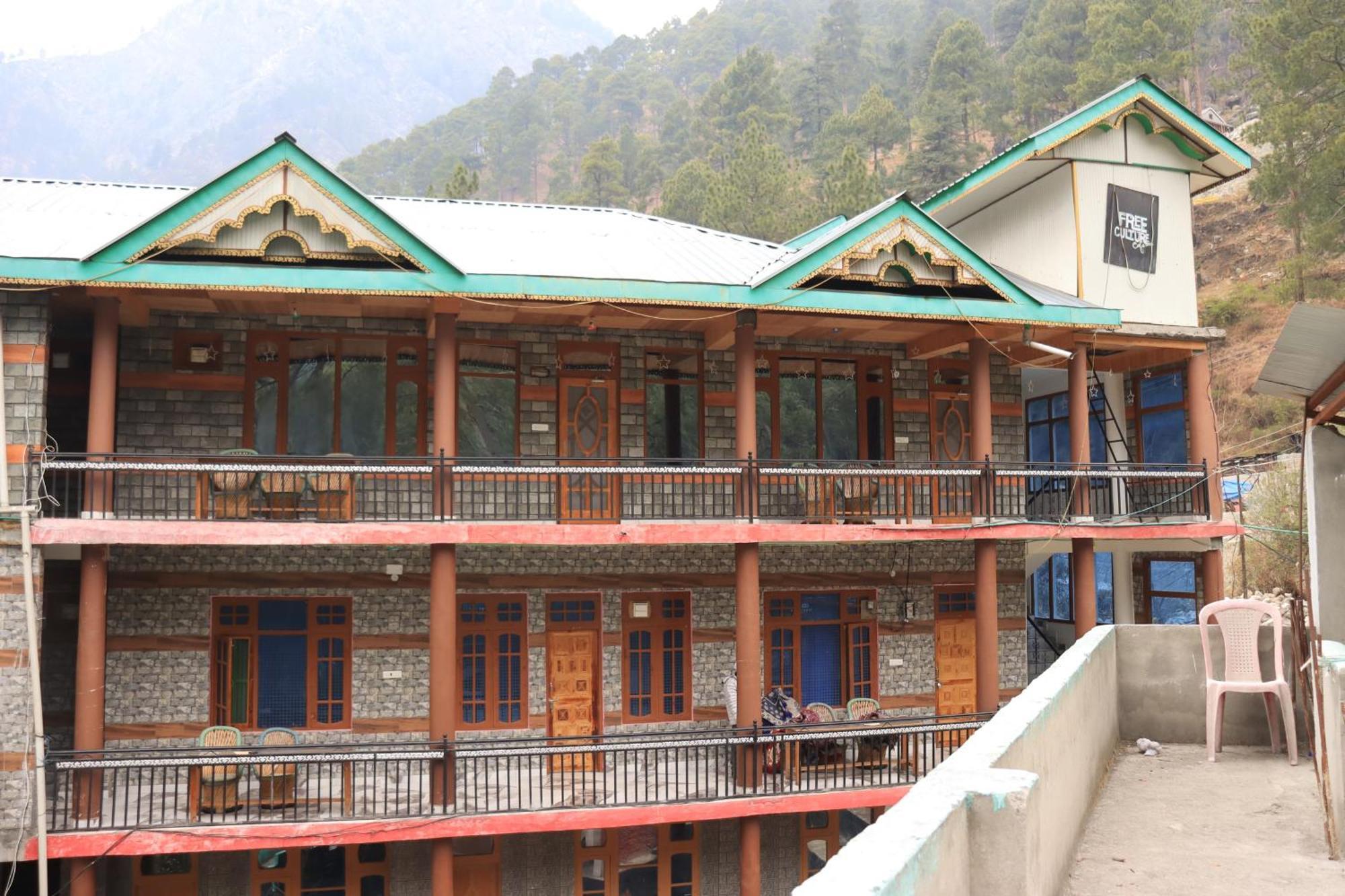 Chalo Chhalal Hotel & Cafe Kasol Dış mekan fotoğraf