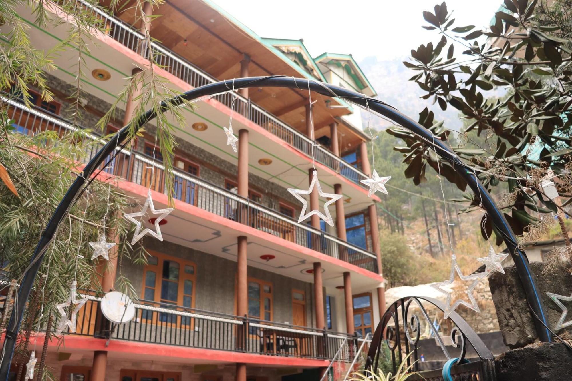 Chalo Chhalal Hotel & Cafe Kasol Dış mekan fotoğraf