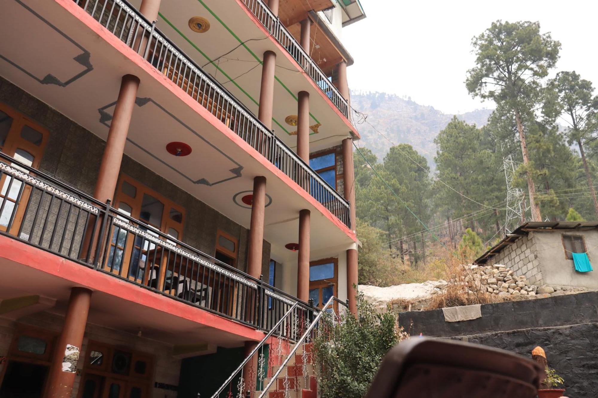 Chalo Chhalal Hotel & Cafe Kasol Dış mekan fotoğraf