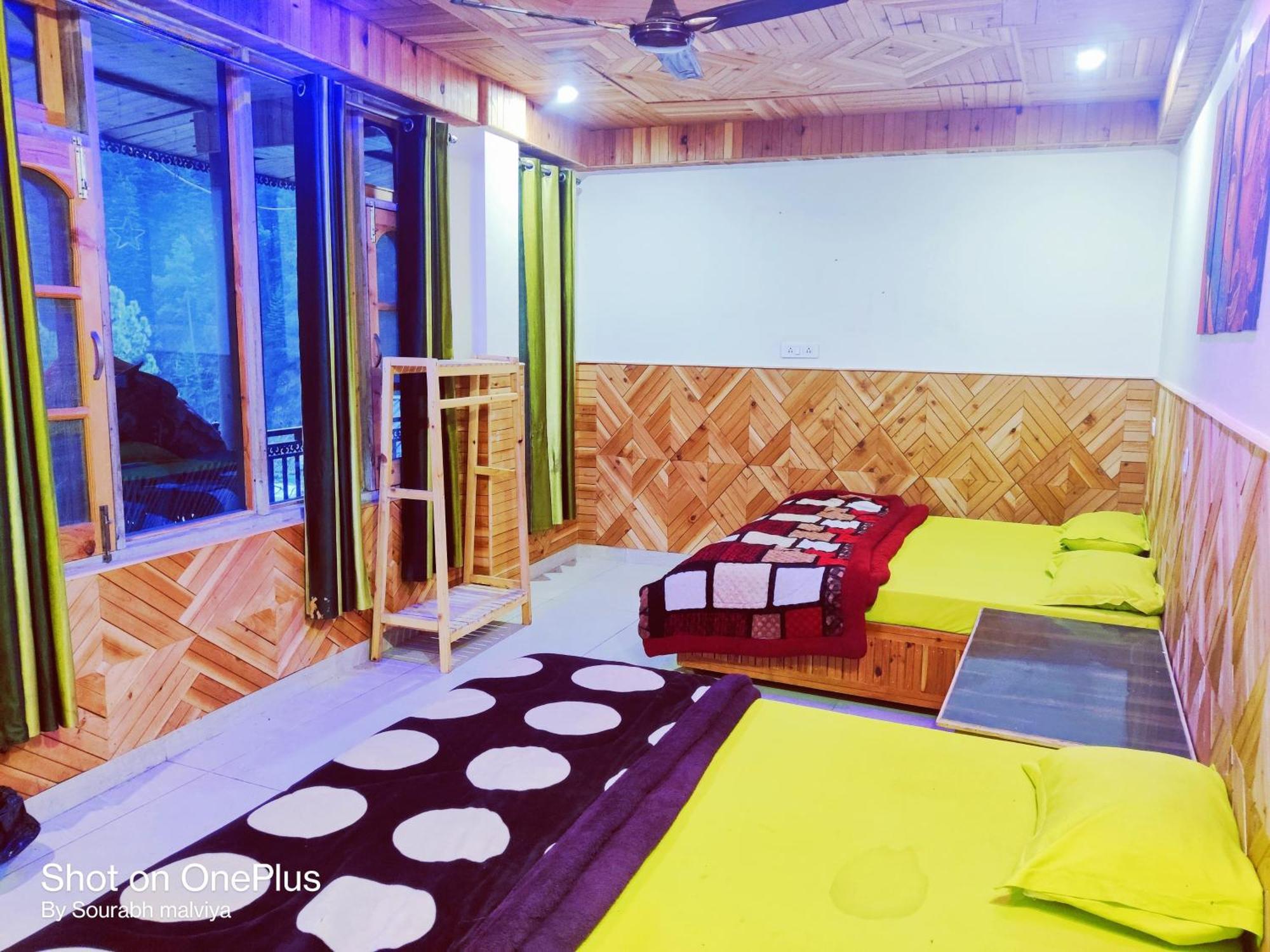 Chalo Chhalal Hotel & Cafe Kasol Dış mekan fotoğraf
