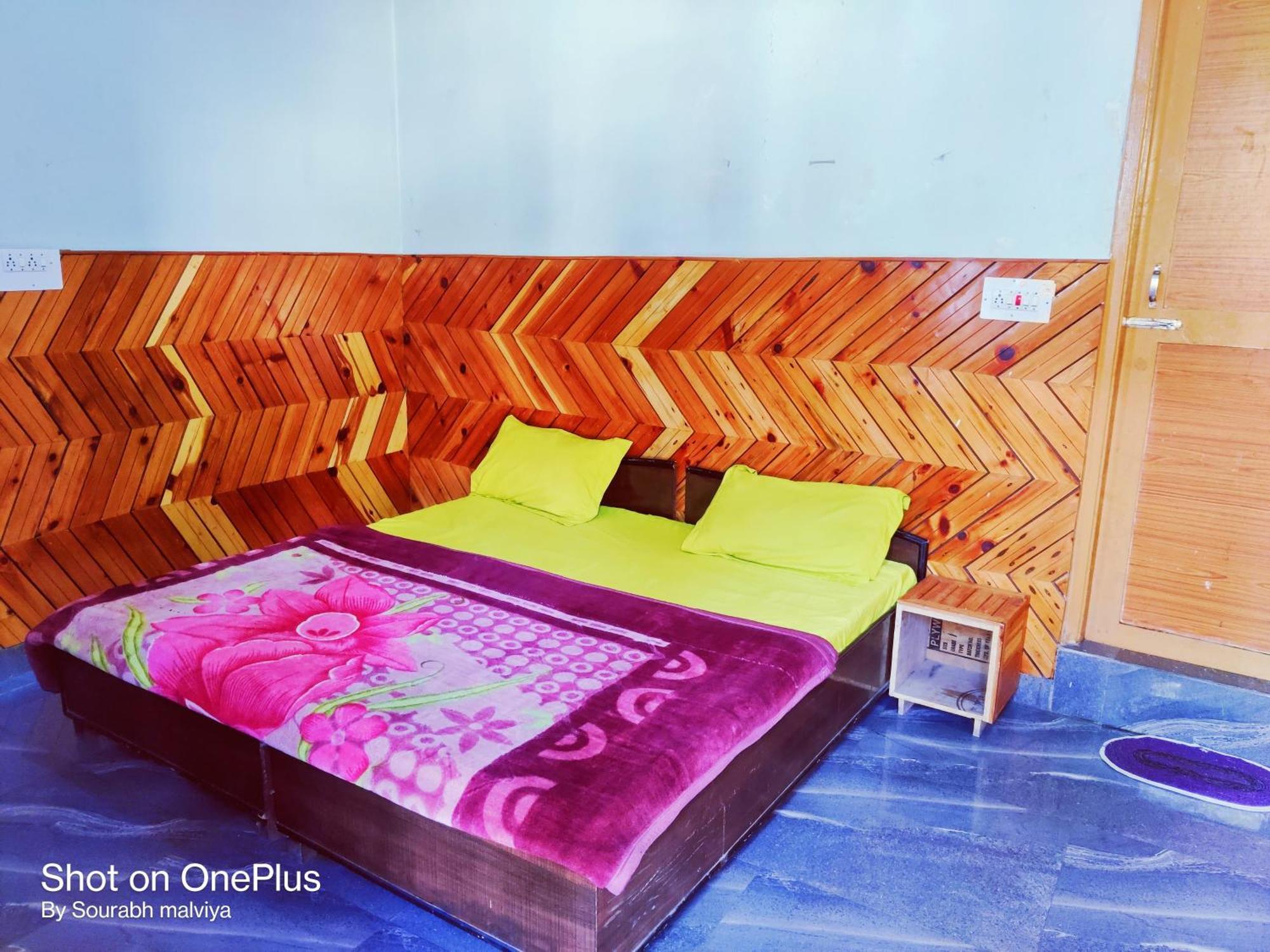 Chalo Chhalal Hotel & Cafe Kasol Dış mekan fotoğraf