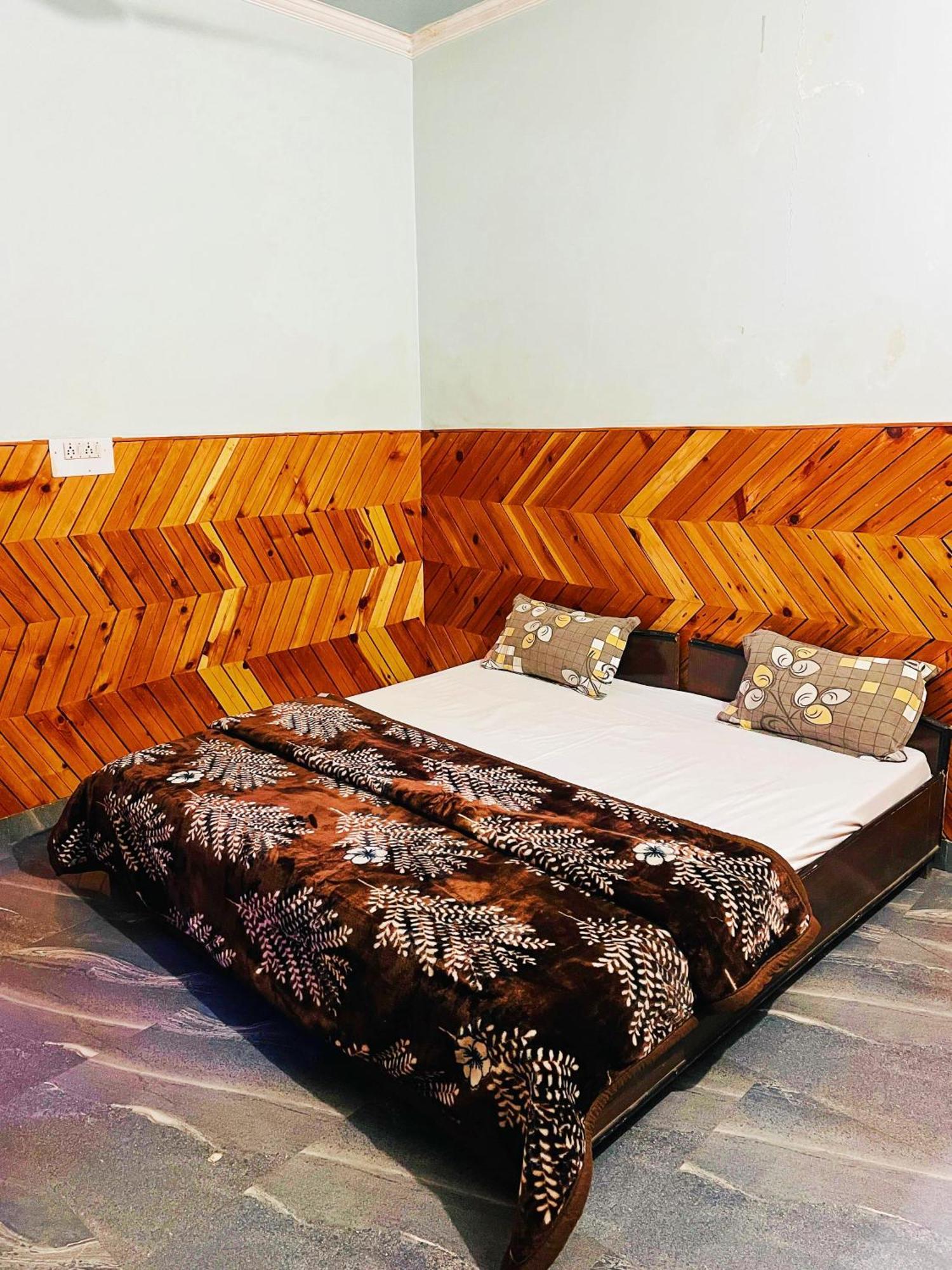 Chalo Chhalal Hotel & Cafe Kasol Dış mekan fotoğraf